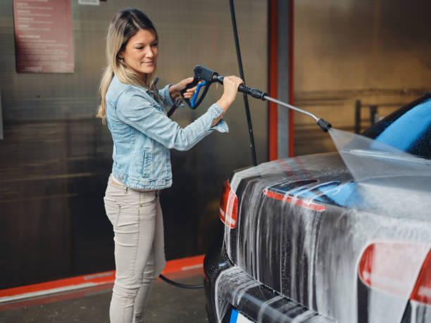 Best Garage Pressure Washing  in Marquette, MI